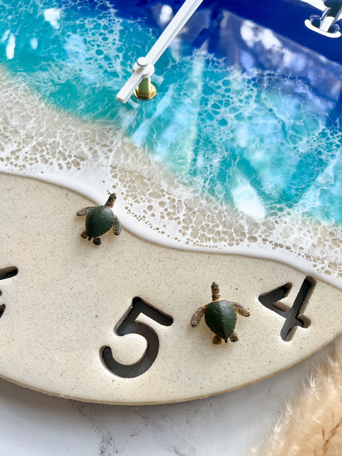 Sea Turtle Hatchlings Clock - 14in